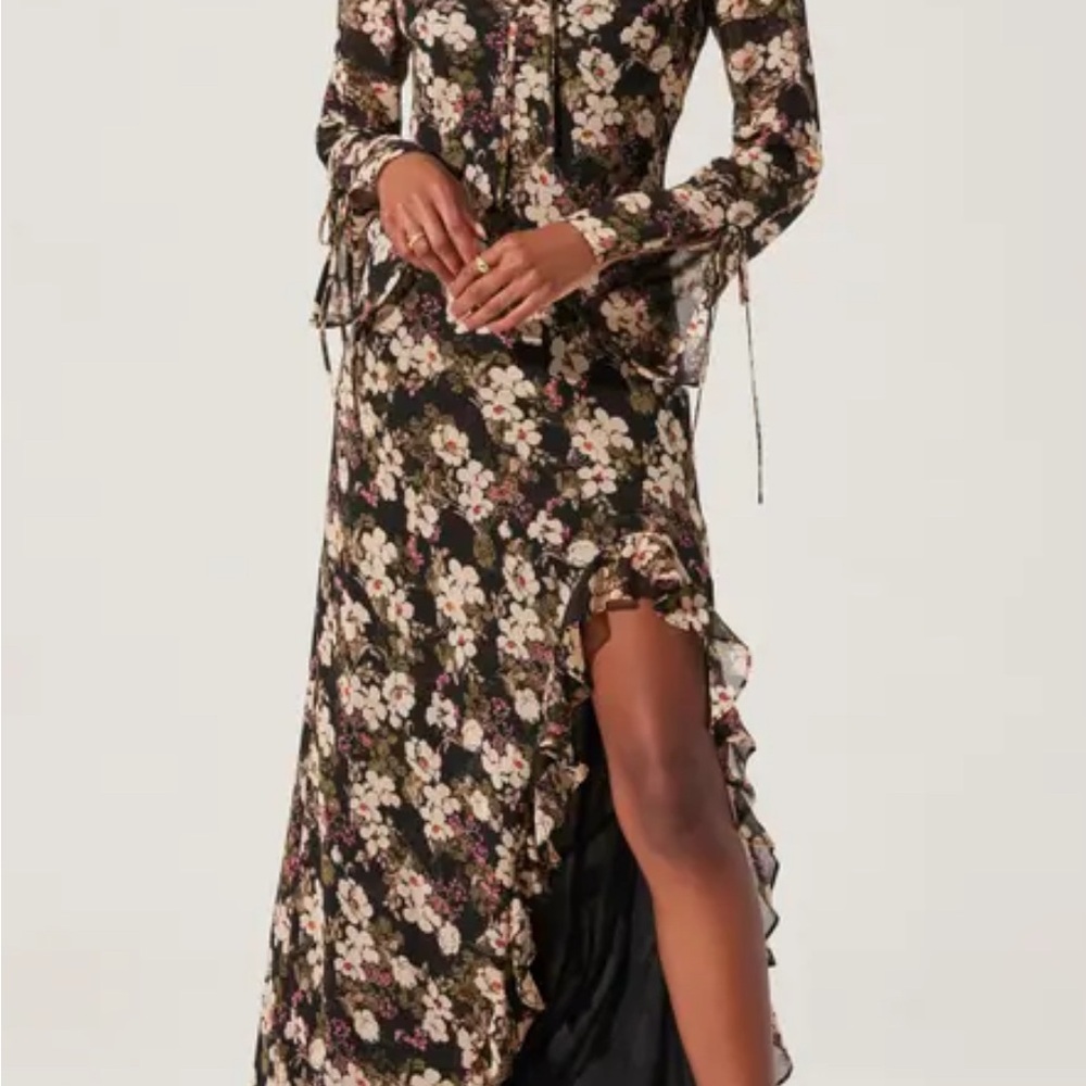 Astr Black Floral Long Sleeve Dress